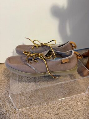 Reef Women's Taupe Canvas Sneakers with Yellow Trim size 7